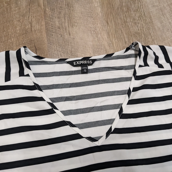 Express Black and White Stripes Top - Picture 4 of 8